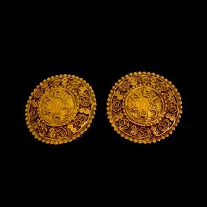 Chanel gold clip-on earrings vintage
